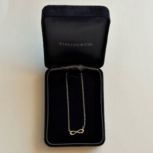 18 karat gold Tiffany & Co. Infinity Necklace